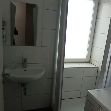 Lara Zimmer In Zentrum *